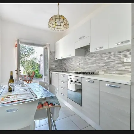 Casa Gaia A 20 Mt Dal Mare * Pomonte (Livorno)
